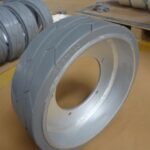 Pneu industrial macio para plataforma elevatória articulada