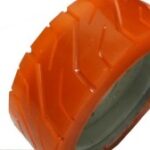 Pneu para empilhadeira industrial em borracha maciça